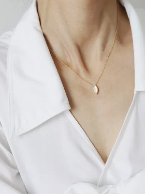 Stainless Steel Plated 18K Gold Shell Oval Pendant